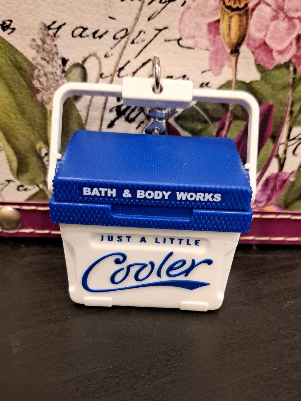 Bath & Body Works Blue & White Mini Cooler Pocketbac Holder